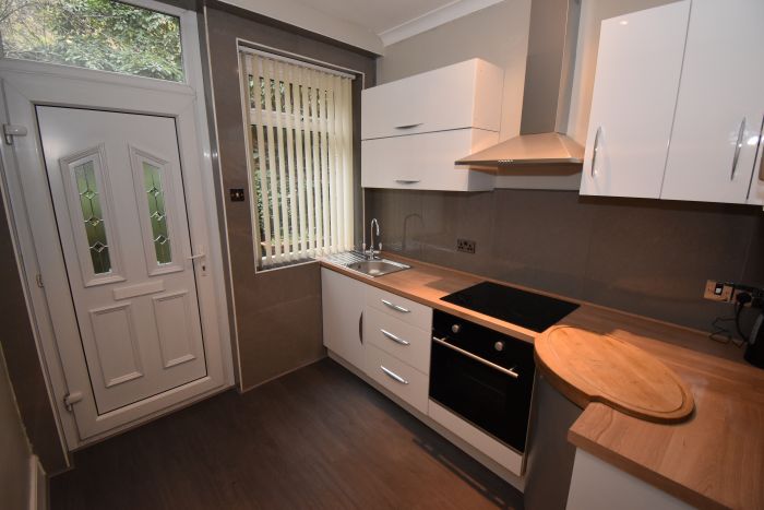 Manchester Road, Linthwaite, HD7
