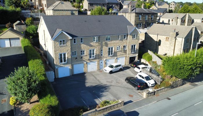 Photo of Saddleworth Road, HX4